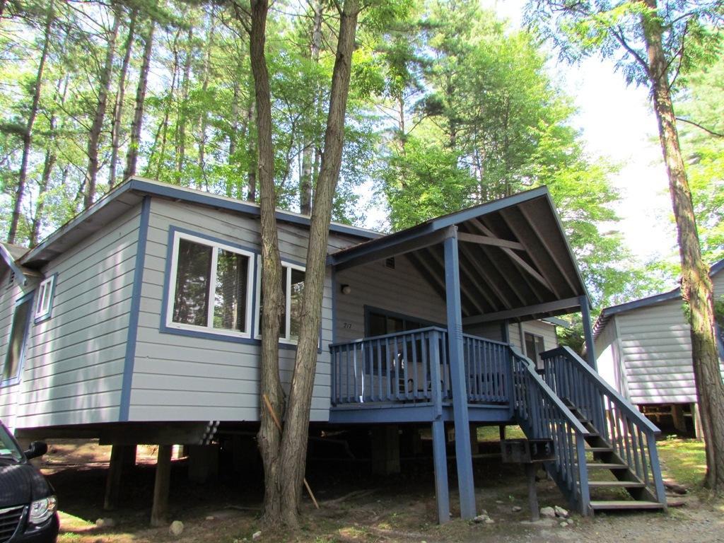 Depe Dene Resort Lake George Exterior photo