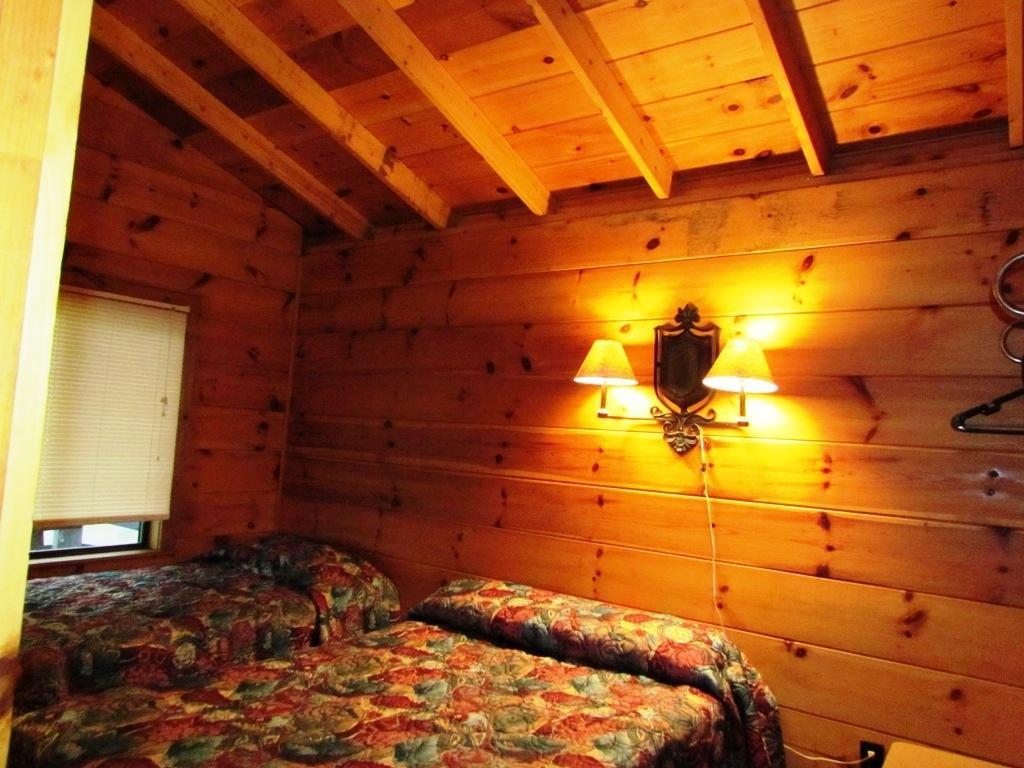 Depe Dene Resort Lake George Room photo