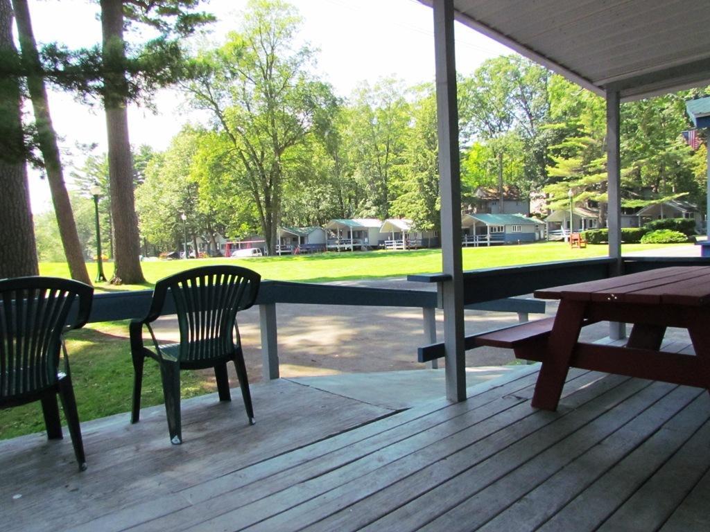 Depe Dene Resort Lake George Room photo