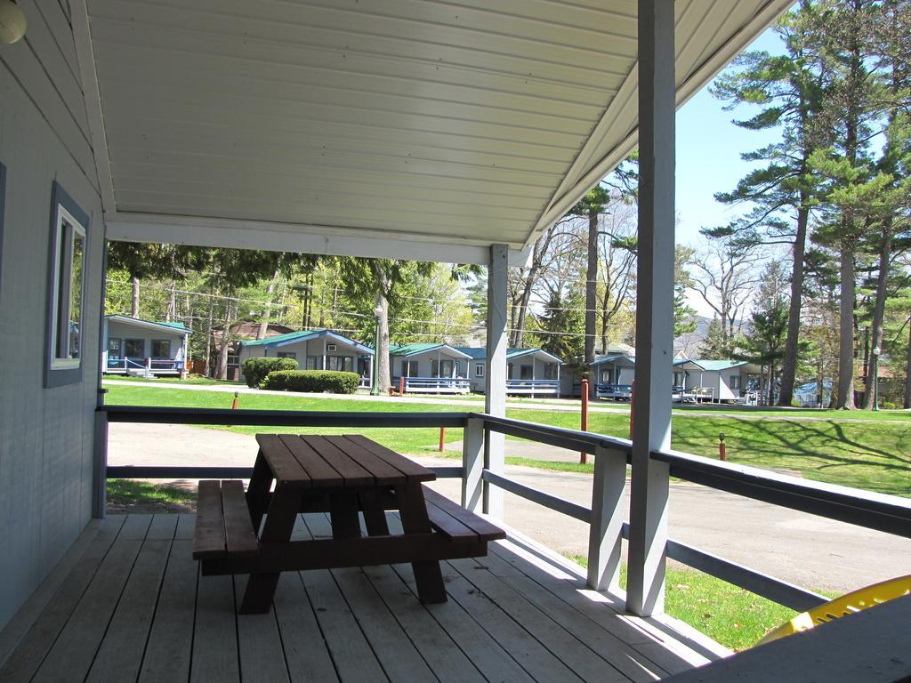 Depe Dene Resort Lake George Room photo